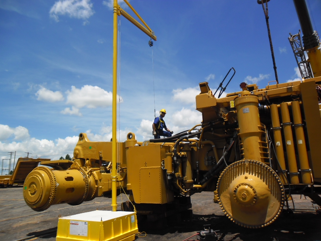 Fall Protection Solutions for Heavy Equipment Maintenance